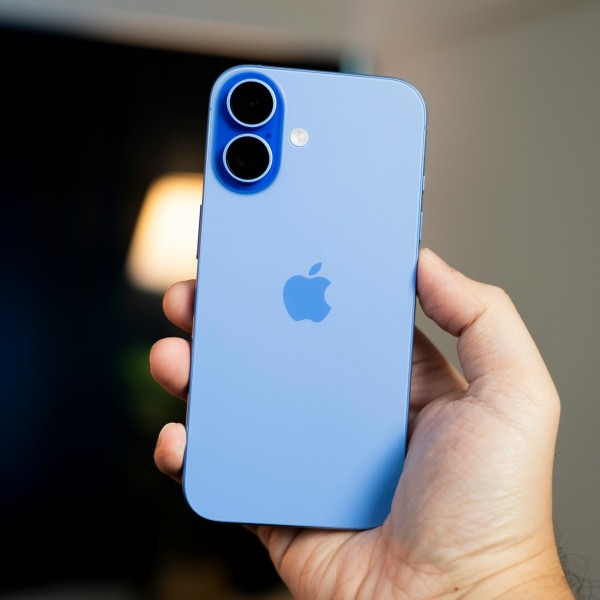 iPhone 16